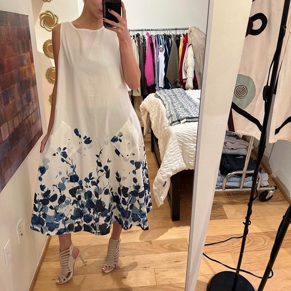 MISSLOOK Dresses & Skirts - MISSLOOK White and Blue Floral Maxi Dress